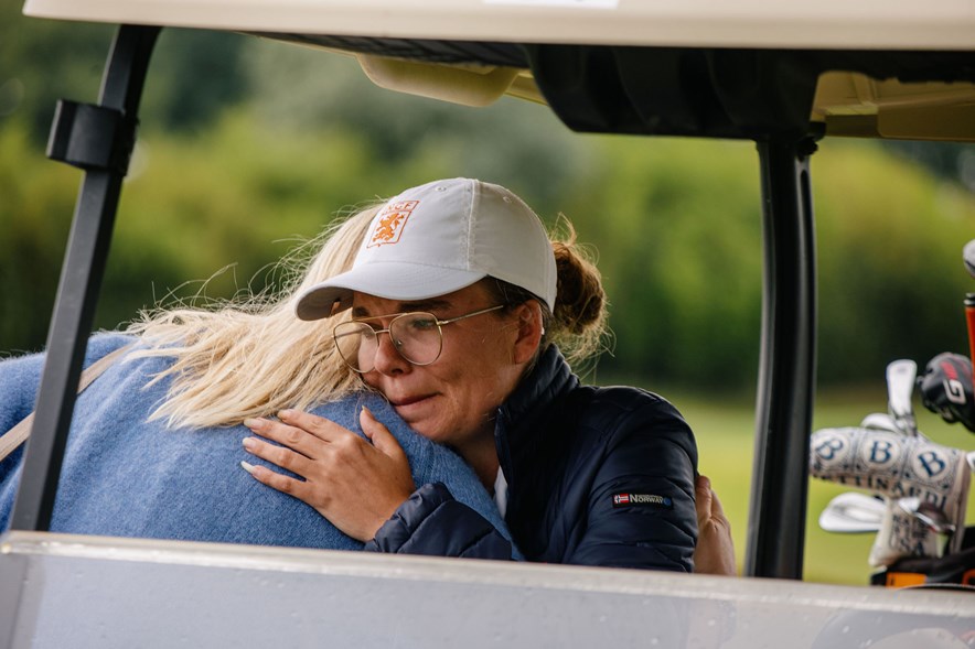 Daphne van Houten in tranen na het winnen van de titel