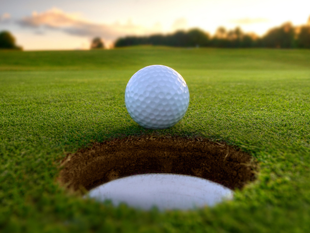 Hole in one, bal bij de hole