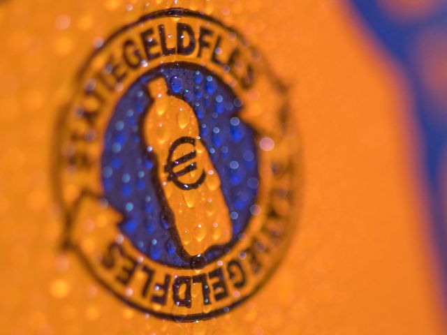 geld verdienen voor je golfclub door plastic PET flessen in te zamelen