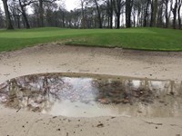 golf regels tijdelijk water bunker