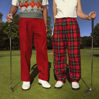 Golfers met rode broeken